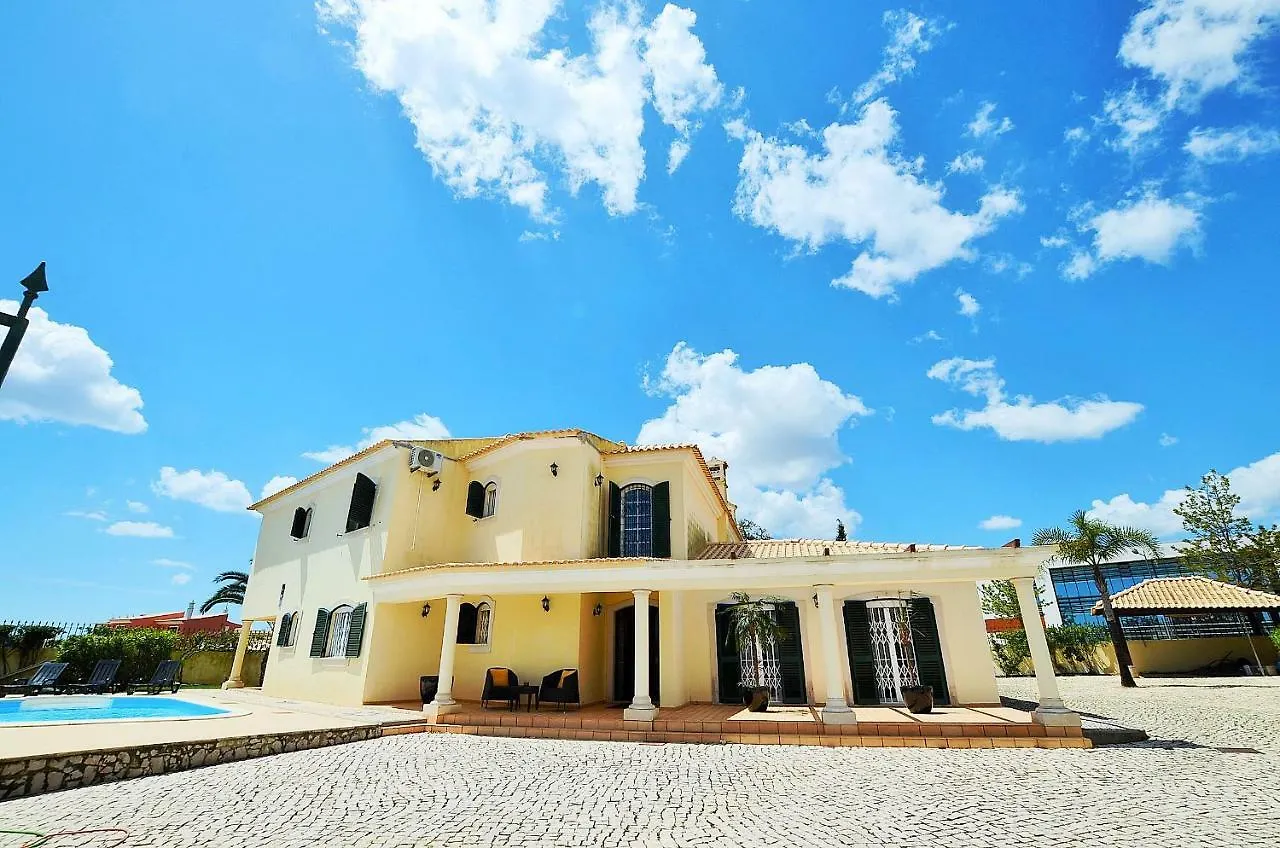 Suites&Beds DP Albufeira Hostel